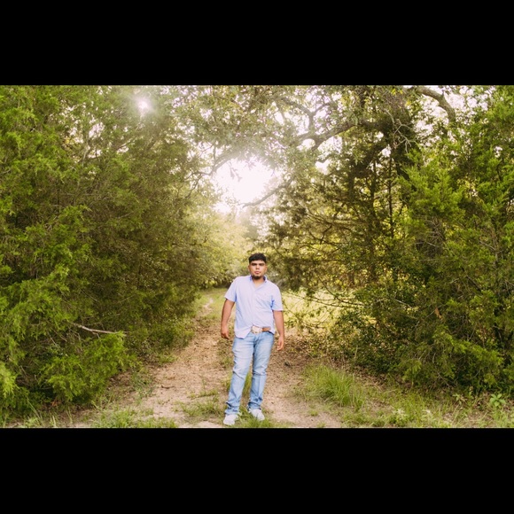 Meet your Posher, Luis - Picture 1 of 1